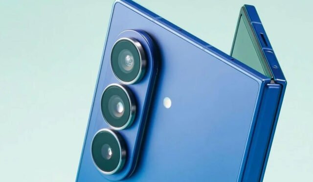 galaxy-z-fold8-wide-ince-tasarim-ve-ozelliklerle-yeni-bir-rekabet-yazisi-UiUDgvHK.jpg
