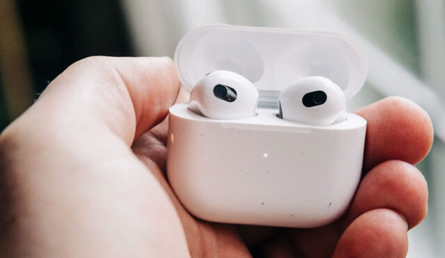 apple-card-icin-magaza-ici-basvuruda-airpods-pro-3-WqiKcIRq.jpg