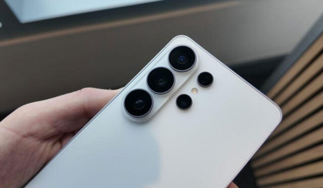 galaxy-s27-pro-yeni-ekran-boyutu-ve-ozellikler-uzerine-ilk-detaylar-F1qGpY6k.jpg