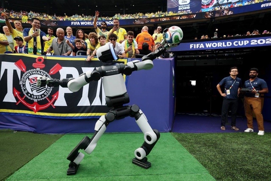 Hyundai’nin İnsansı Robotu Atlas FIFA Dünya Kupası 2026 Maçında! 2 1783425189 Hyundai Atlas 4